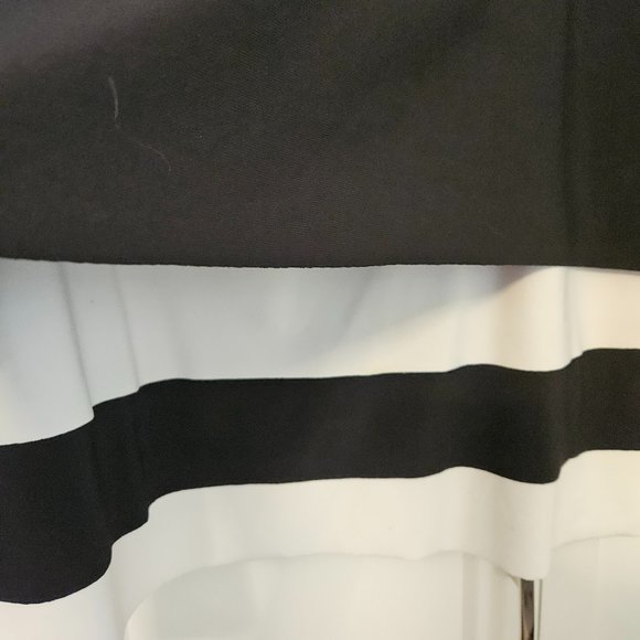 Joseph Ribkoff stretch skirt - Picture 3 of 8